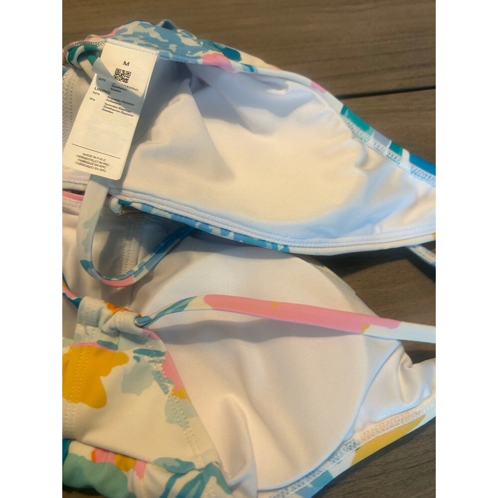 Women’s White Floral One Piece Swimsuit Size M - Picture 8 of 9